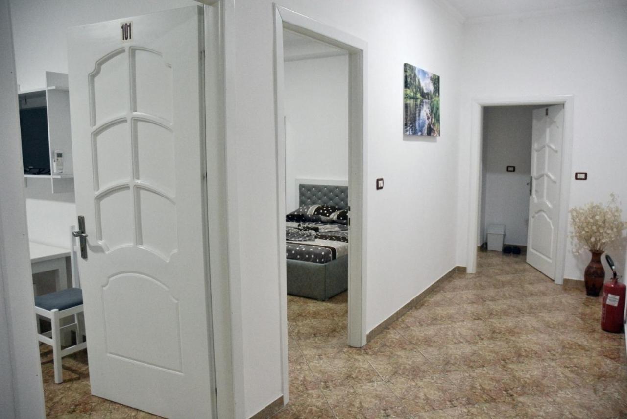 Hotel Reci Peshkopi Экстерьер фото